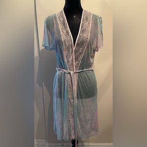 La Vie En Rose 🌹Pastel Semi Sheer Lace Trim Robe Size S/M